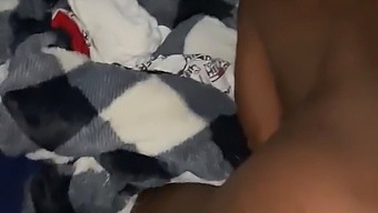 Amateur Ebony'S Tight Pussy In Gym